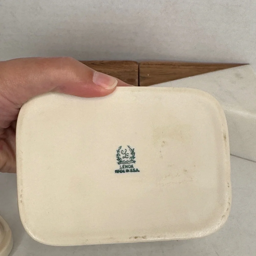 Vintage Lenox Ivory and Gold Floral Leaf Ceramic Trinket Box